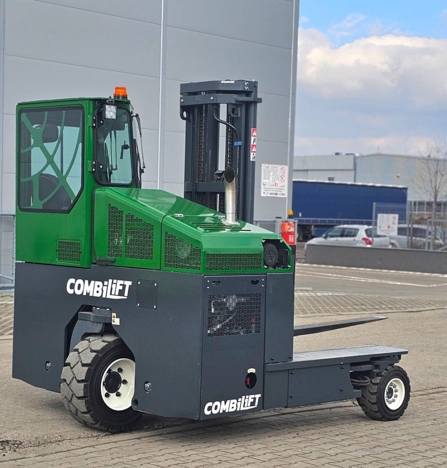 Combilift C 4000 D MK4 150 hrs RENTED - 4-насочен вилушкар: слика 2 Combilift C 4000 D MK4 150 hrs RENTED - 4-насочен вилушкар: слика 2