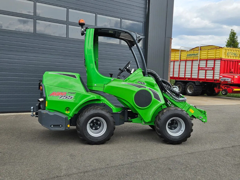 Avant 755i TDL+ mini-shovel - Компактен натоварувач со гасеници: слика 3 Avant 755i TDL+ mini-shovel - Компактен натоварувач со гасеници: слика 3