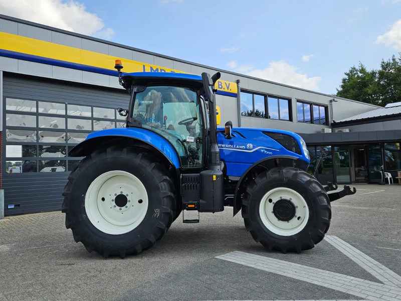 New Holland T7.210 Range command 50 km/h - Трактор: слика 2 New Holland T7.210 Range command 50 km/h - Трактор: слика 2
