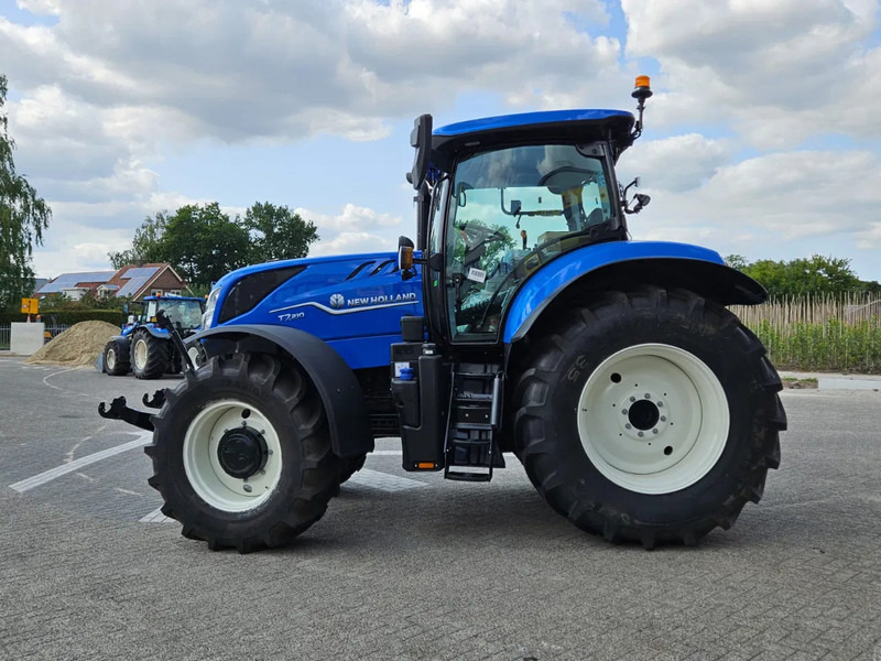 New Holland T7.210 Range command 50 km/h - Трактор: слика 4 New Holland T7.210 Range command 50 km/h - Трактор: слика 4