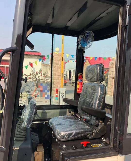 NEW MAXUS 38 HP 1700 kg Excavator with A/C Warranty up to 10 YEARS | НОВИЙ MAXUS 38 К.с. 1700 кг Екскаватор з кондиціонером Гарантія до 10 РОКІВ - Мини багер: слика 3 NEW MAXUS 38 HP 1700 kg Excavator with A/C Warranty up to 10 YEARS | НОВИЙ MAXUS 38 К.с. 1700 кг Екскаватор з кондиціонером Гарантія до 10 РОКІВ - Мини багер: слика 3