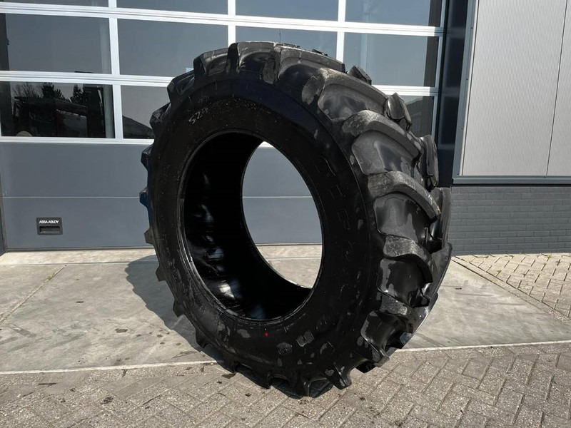 Firestone 520/85 R38 Performer 85 - Гуми и бандажи за Земјоделска машина: слика 1 Firestone 520/85 R38 Performer 85 - Гуми и бандажи за Земјоделска машина: слика 1