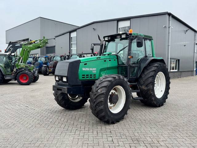 Valtra 8350 Hitech - Трактор: слика 3 Valtra 8350 Hitech - Трактор: слика 3