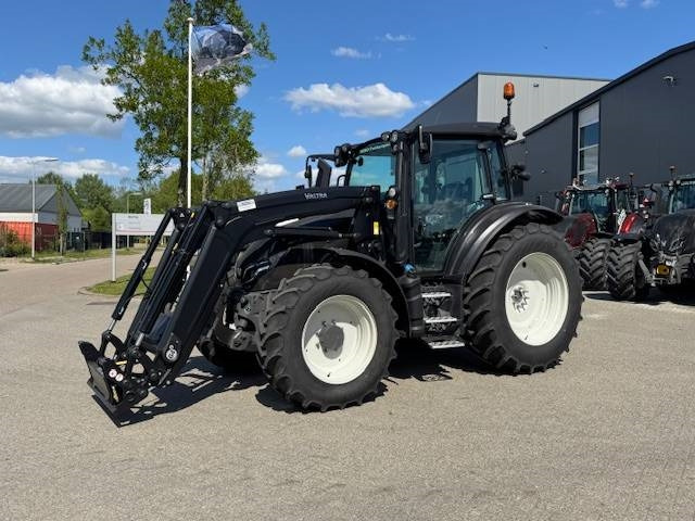 Valtra G125 Ecopower Active, 115 uur!! FH+PTO+Voorlader - Трактор: слика 1 Valtra G125 Ecopower Active, 115 uur!! FH+PTO+Voorlader - Трактор: слика 1