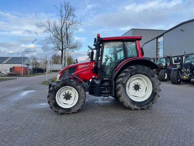 Valtra N123 Hitech5 - Трактор: слика 1 Valtra N123 Hitech5 - Трактор: слика 1