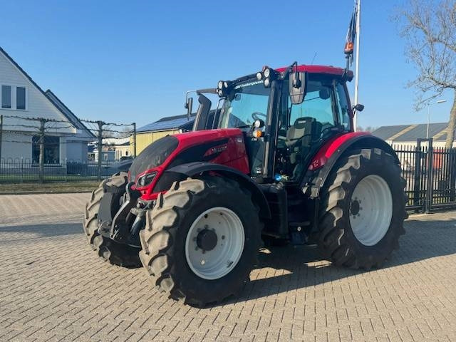 Valtra N134 Hitech - Трактор: слика 1 Valtra N134 Hitech - Трактор: слика 1