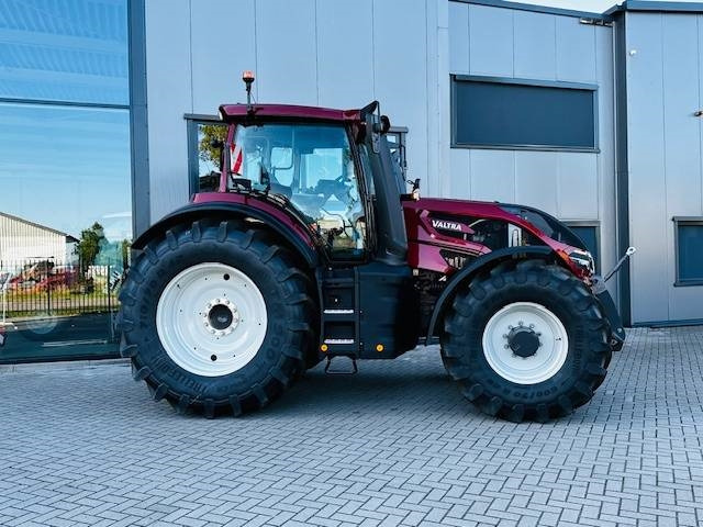 Valtra Q305 DEMO Super Compleet! - Трактор: слика 4 Valtra Q305 DEMO Super Compleet! - Трактор: слика 4