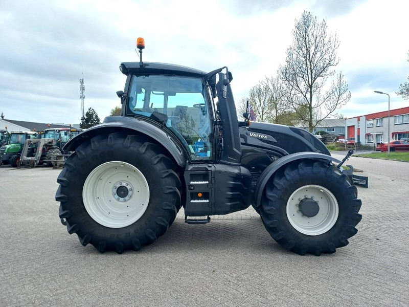 Valtra T174 Direct Smart Touch, 2021, 450 hours! - Трактор: слика 4 Valtra T174 Direct Smart Touch, 2021, 450 hours! - Трактор: слика 4