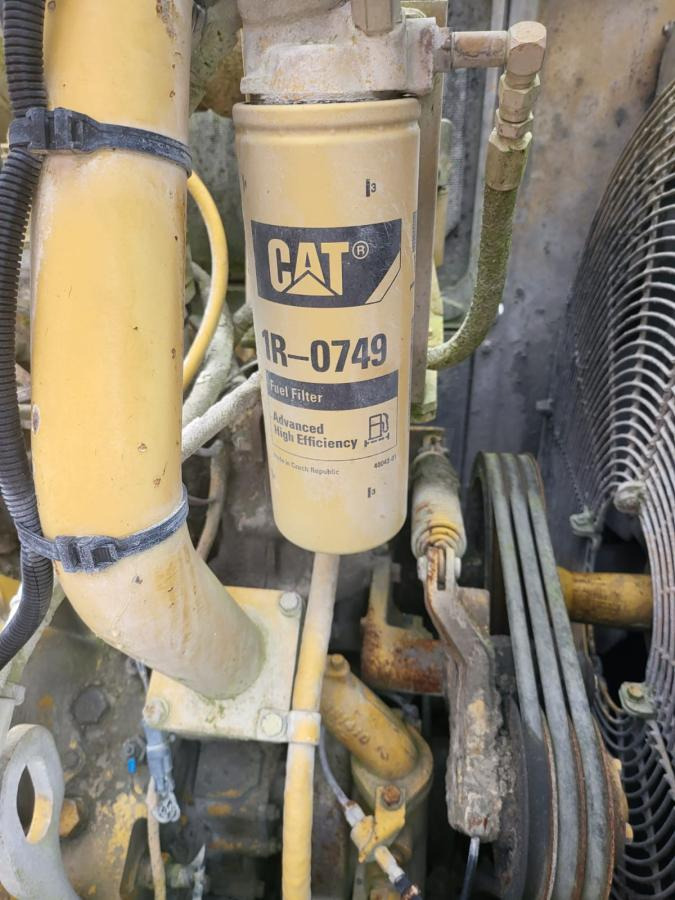 Натоварувач на тркала Caterpillar 988B: слика 14