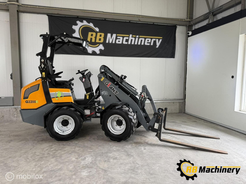 Giant G2200E - Натоварувач на тркала: слика 2 Giant G2200E - Натоварувач на тркала: слика 2