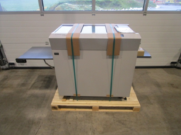 AUTOMATISCHES SCHNEIDSYSTEM UCHIDA AEROCUT ONE - Машина за сечење хартија: слика 1 AUTOMATISCHES SCHNEIDSYSTEM UCHIDA AEROCUT ONE - Машина за сечење хартија: слика 1