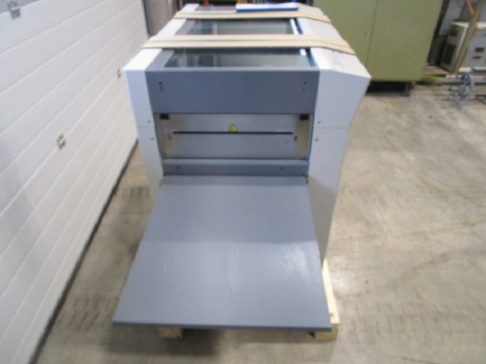 AUTOMATISCHES SCHNEIDSYSTEM UCHIDA AEROCUT ONE - Машина за сечење хартија: слика 4 AUTOMATISCHES SCHNEIDSYSTEM UCHIDA AEROCUT ONE - Машина за сечење хартија: слика 4