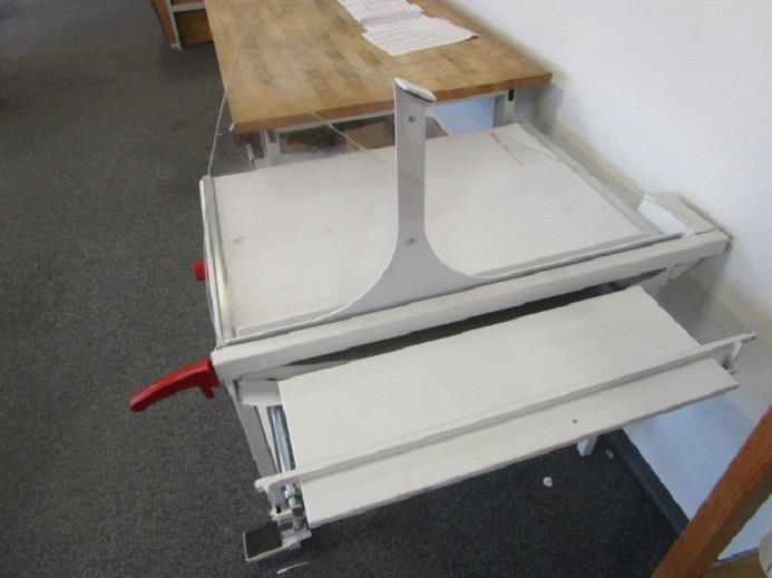 HEBELSCHNEIDER IDEAL 1080 - Машина за сечење хартија: слика 2 HEBELSCHNEIDER IDEAL 1080 - Машина за сечење хартија: слика 2