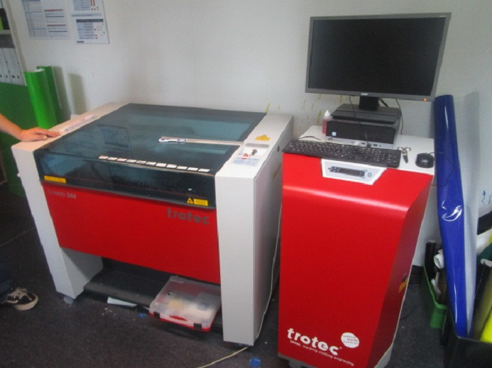LASER CUTTER TROTEC SPEEDY 360 (Gravieren, Schneiden) - Машина за сечење хартија: слика 1 LASER CUTTER TROTEC SPEEDY 360 (Gravieren, Schneiden) - Машина за сечење хартија: слика 1