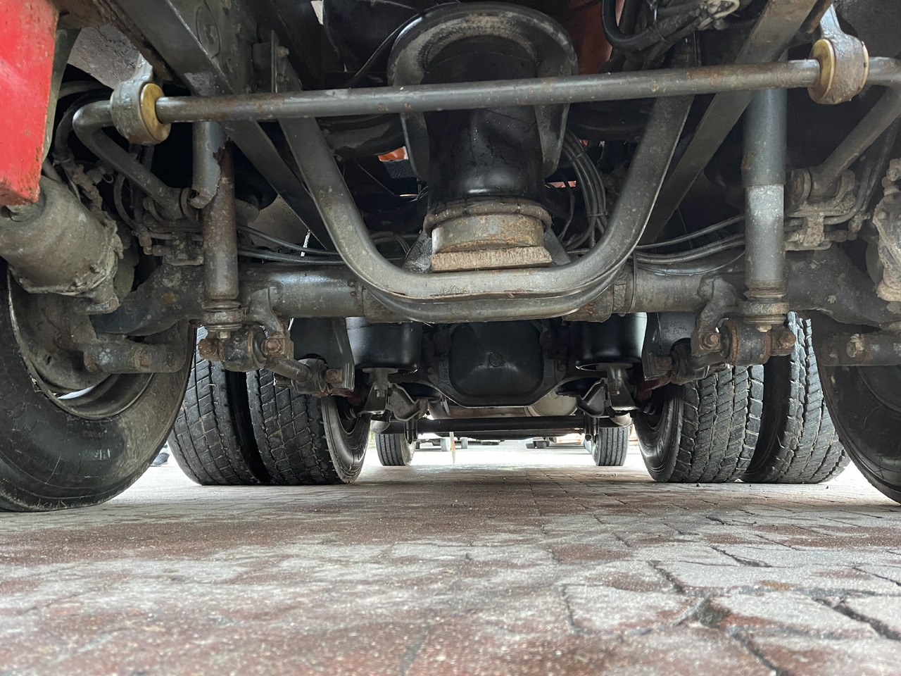 Вакуумски камион Mercedes-Benz 2531L: слика 24