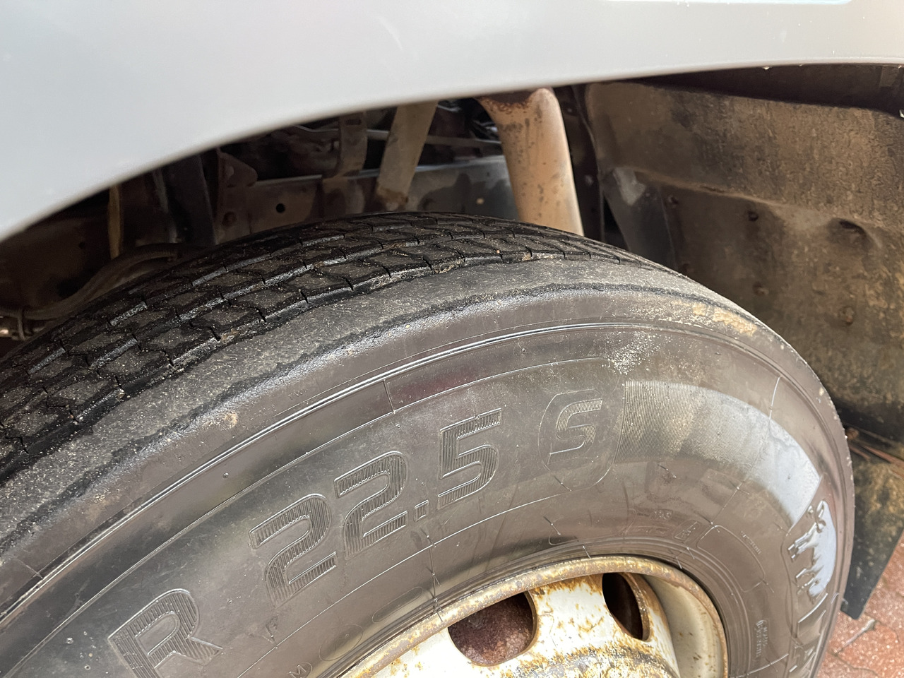 Вакуумски камион Mercedes-Benz 2531L: слика 19