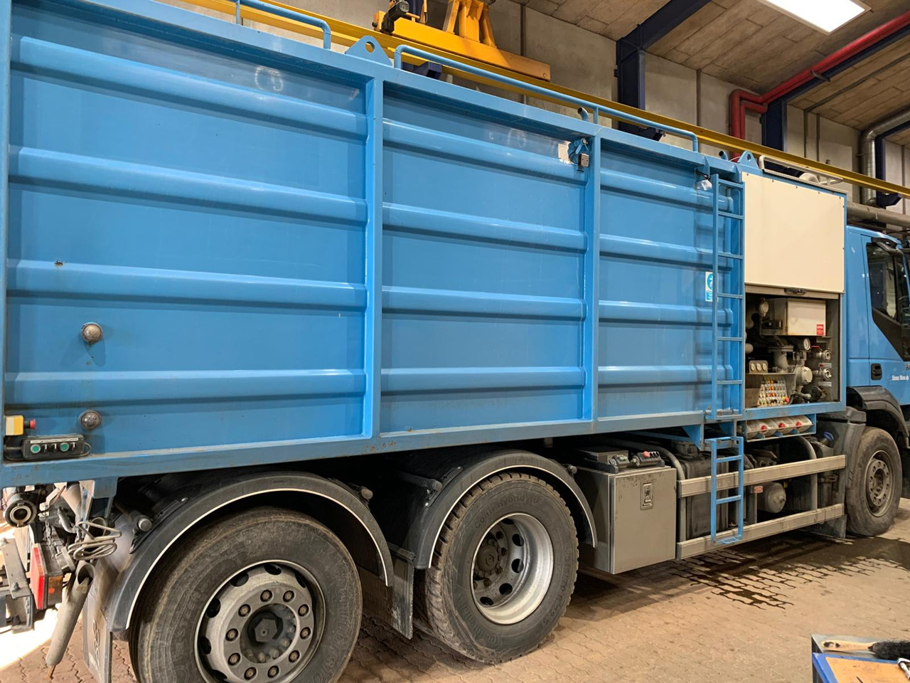 Вакуумски камион Iveco VacuDrain 1373: слика 8