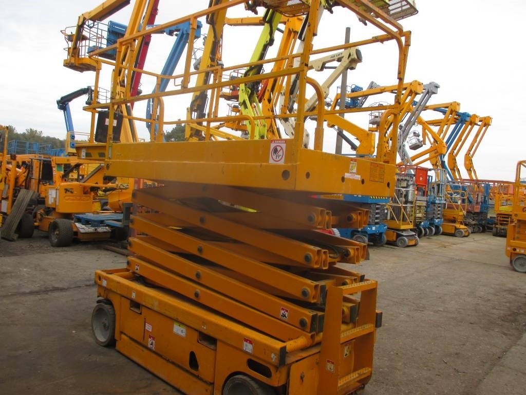 Haulotte Compact 12 - Кревач ножица: слика 4 Haulotte Compact 12 - Кревач ножица: слика 4