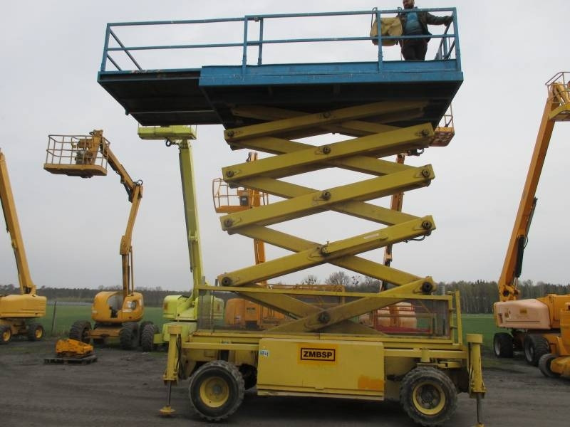 Holland Lift B 165 DL 24 - Кревач ножица: слика 1 Holland Lift B 165 DL 24 - Кревач ножица: слика 1