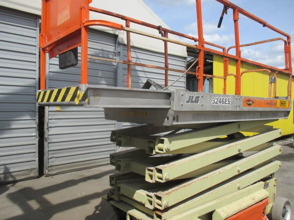 JLG 3246 ES - Кревач ножица: слика 2 JLG 3246 ES - Кревач ножица: слика 2