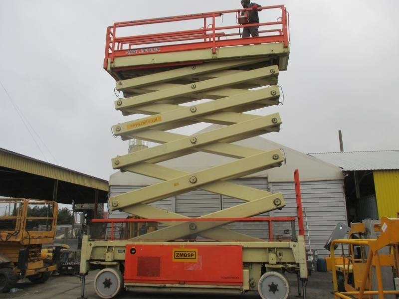 JLG Liftlux 245-12 - Кревач ножица: слика 1 JLG Liftlux 245-12 - Кревач ножица: слика 1