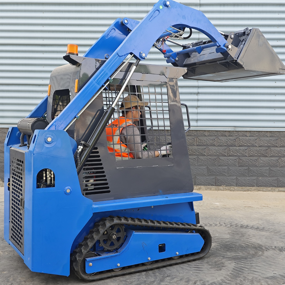 Нов Компактен натоварувач LEZUM LA670 Mini Small Skid Steer Loader Compact Track Diesel Mini Skid Steer Loader For Sale With Small Mini Skid Steer Attachments 4 In 1 Bucket: слика 6 Нов Компактен натоварувач LEZUM LA670 Mini Small Skid Steer Loader Compact Track Diesel Mini Skid Steer Loader For Sale With Small Mini Skid Steer Attachments 4 In 1 Bucket: слика 6