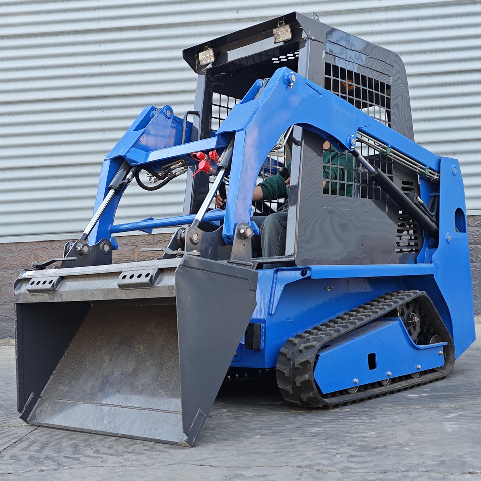 Нов Компактен натоварувач LEZUM LA670 Mini Small Skid Steer Loader Compact Track Diesel Mini Skid Steer Loader For Sale With Small Mini Skid Steer Attachments 4 In 1 Bucket: слика 7 Нов Компактен натоварувач LEZUM LA670 Mini Small Skid Steer Loader Compact Track Diesel Mini Skid Steer Loader For Sale With Small Mini Skid Steer Attachments 4 In 1 Bucket: слика 7