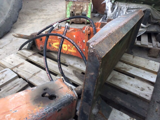 BRH / marteau hydraulique pour BOBCAT - Хидрауличен чекан: слика 4 BRH / marteau hydraulique pour BOBCAT - Хидрауличен чекан: слика 4