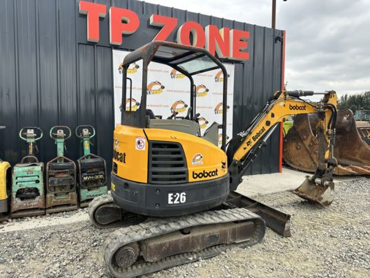 Bobcat E26 à 18900 € HT - Мини багер: слика 1 Bobcat E26 à 18900 € HT - Мини багер: слика 1