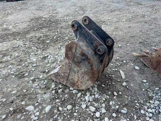 Godet de terrassement jcb - 550€ NET - Корпа за багер: слика 4 Godet de terrassement jcb - 550€ NET - Корпа за багер: слика 4