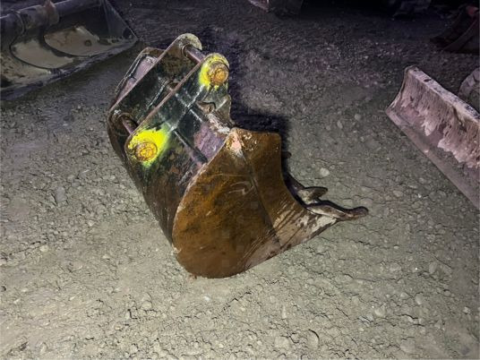 Godet de terrassement jcb - axe 45 mm - Корпа за багер: слика 5 Godet de terrassement jcb - axe 45 mm - Корпа за багер: слика 5