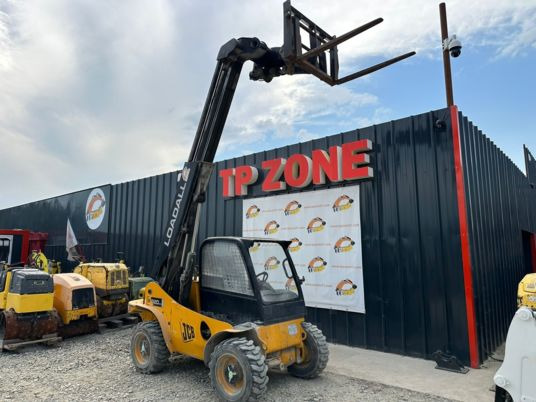 JCB 520-40 à 23500 € HT - Телескопски ракувач: слика 1 JCB 520-40 à 23500 € HT - Телескопски ракувач: слика 1