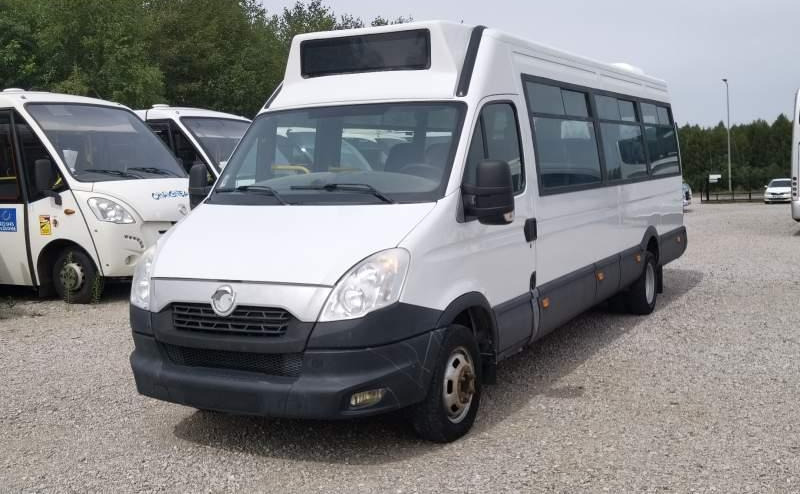 Iveco Daily 23 *NOWY SILNIK* 2 SZTUKI*, klima, winda - Приградски автобус: слика 2 Iveco Daily 23 *NOWY SILNIK* 2 SZTUKI*, klima, winda - Приградски автобус: слика 2