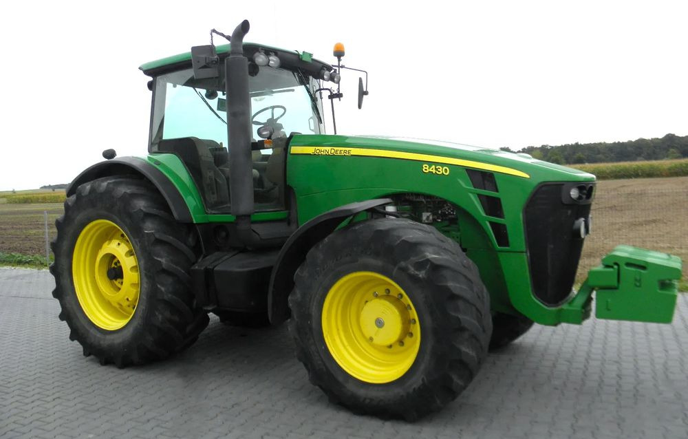 John Deere 8430 2008 Rok, Nie Malowany, Stan Bardzo Dobry - Трактор: слика 2 John Deere 8430 2008 Rok, Nie Malowany, Stan Bardzo Dobry - Трактор: слика 2