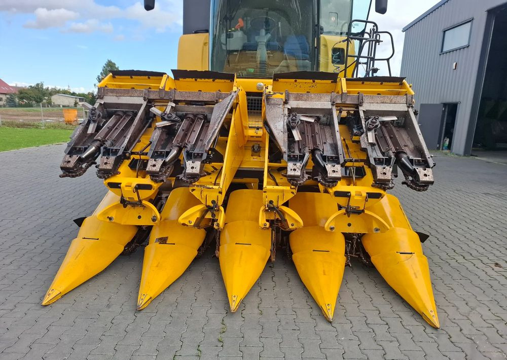 New Holland 8-75 2012 Rok, Przystawka do kukurydzy , Nie malowana, Stan Idealny - Комбајн за пченка: слика 2 New Holland 8-75 2012 Rok, Przystawka do kukurydzy , Nie malowana, Stan Idealny - Комбајн за пченка: слика 2