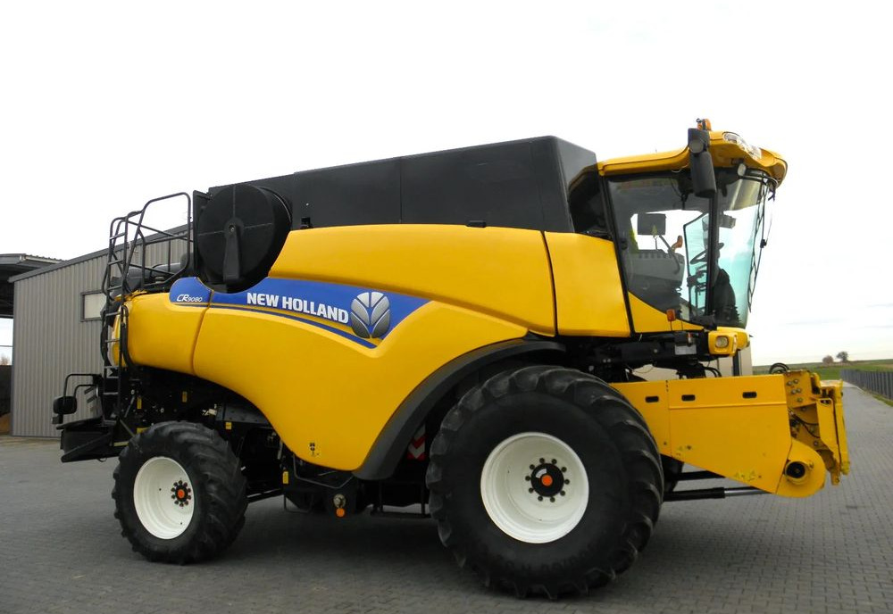 New Holland CR9080 2013 Rok , heder Varifeed 9,15m, Nowsza Wersja, Nie Malowany, Stan Idealny - Комбајн: слика 2 New Holland CR9080 2013 Rok , heder Varifeed 9,15m, Nowsza Wersja, Nie Malowany, Stan Idealny - Комбајн: слика 2