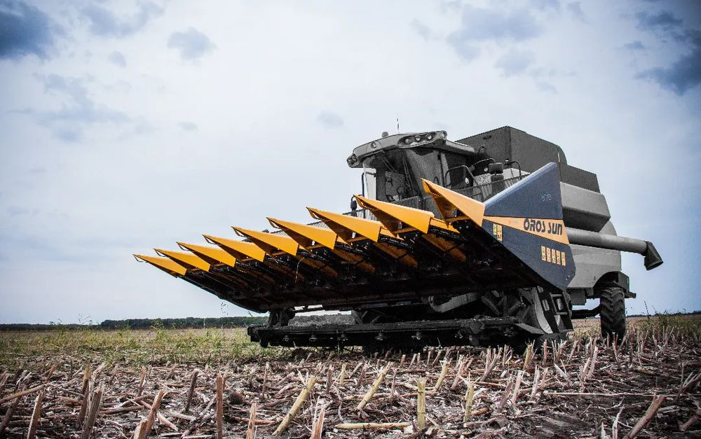 Oros SUN 876 8 rzędowy, Nowe Przystawki do zbioru słonecznika, - Жнеач за сончоглед: слика 1 Oros SUN 876 8 rzędowy, Nowe Przystawki do zbioru słonecznika, - Жнеач за сончоглед: слика 1