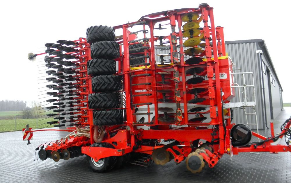 Pottinger Terrasem C9 Artis 2014 Rok, Nowe Elementy Robocze, Nie Malowany, Stan Idealny - Семенска дупчалка: слика 5 Pottinger Terrasem C9 Artis 2014 Rok, Nowe Elementy Robocze, Nie Malowany, Stan Idealny - Семенска дупчалка: слика 5