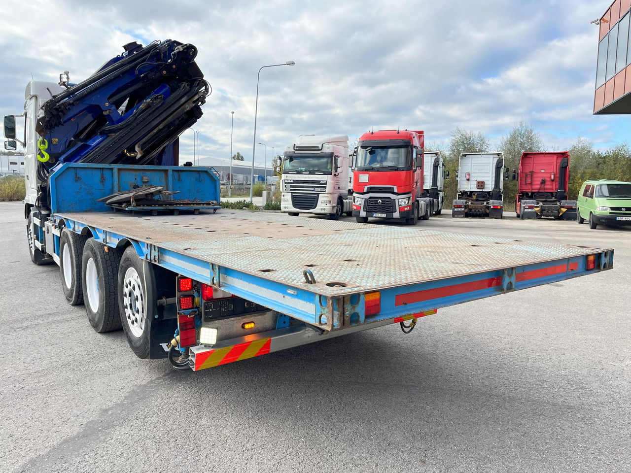 VOLVO FH 8x4 + Crane 48tm year 2006 + Jib + platform + tractor - Камион со кран: слика 5 VOLVO FH 8x4 + Crane 48tm year 2006 + Jib + platform + tractor - Камион со кран: слика 5