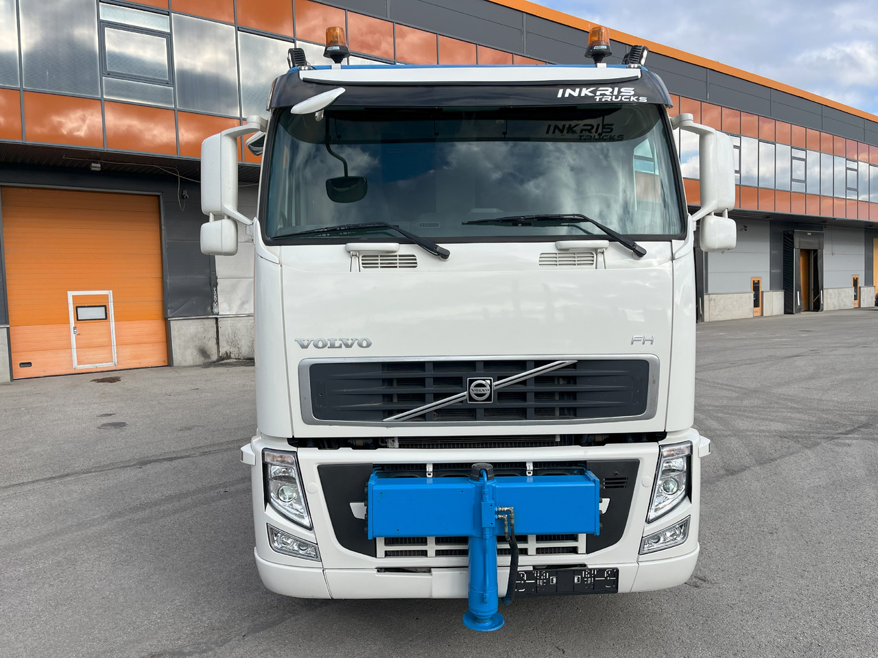VOLVO FH 8x4 + Crane 48tm year 2006 + Jib + platform + tractor - Камион со кран: слика 3 VOLVO FH 8x4 + Crane 48tm year 2006 + Jib + platform + tractor - Камион со кран: слика 3