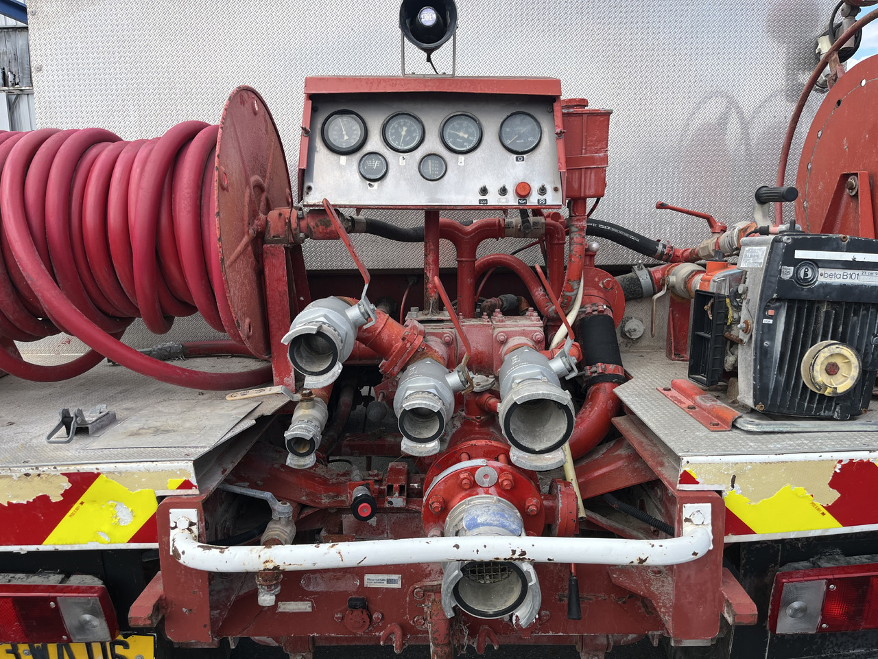 RENAULT 85-150 4x4 ccf citerne - Противпожарен камион: слика 4 RENAULT 85-150 4x4 ccf citerne - Противпожарен камион: слика 4