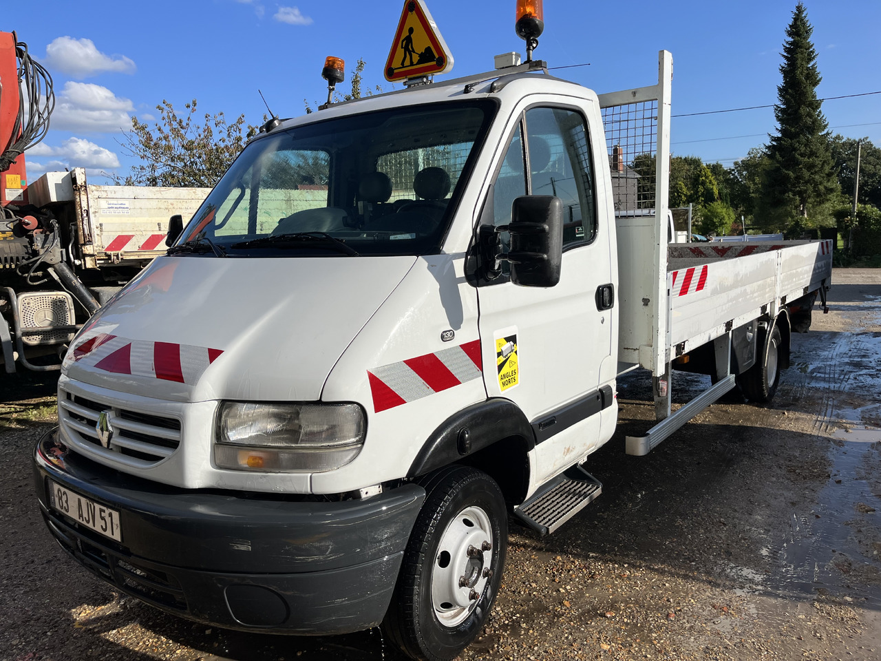 Renault Mascott 2L8 dci 130cv plateau hayon - Камион со платформа: слика 1 Renault Mascott 2L8 dci 130cv plateau hayon - Камион со платформа: слика 1