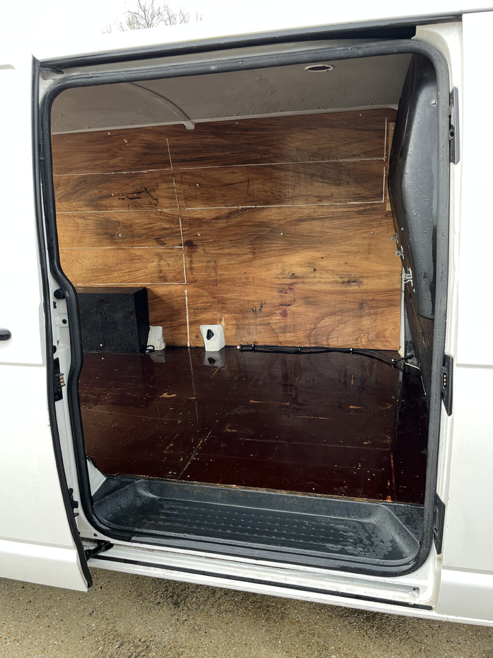 Товарно комбе Volkswagen Transporter T6 2L tdi 150cv long bas 4x4 4motion: слика 6 Товарно комбе Volkswagen Transporter T6 2L tdi 150cv long bas 4x4 4motion: слика 6