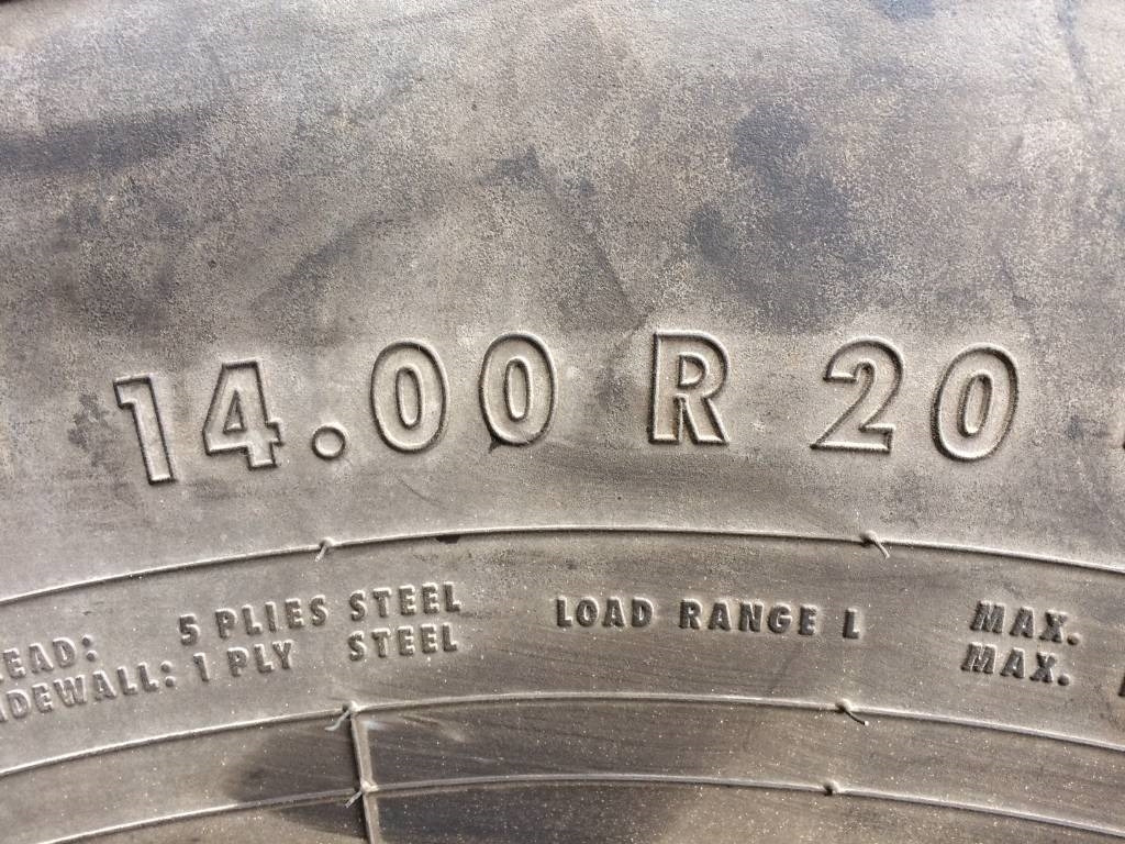 Continental 14.00R20 HCS - USED NN 95% - Гума за Камион: слика 5 Continental 14.00R20 HCS - USED NN 95% - Гума за Камион: слика 5