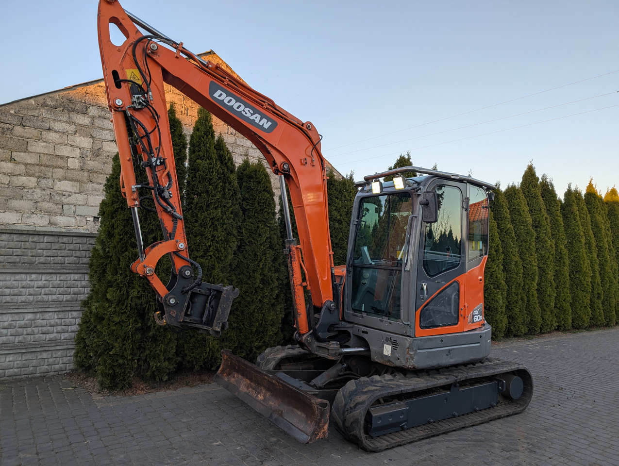 DOOSAN DX60R - Багер: слика 1 DOOSAN DX60R - Багер: слика 1