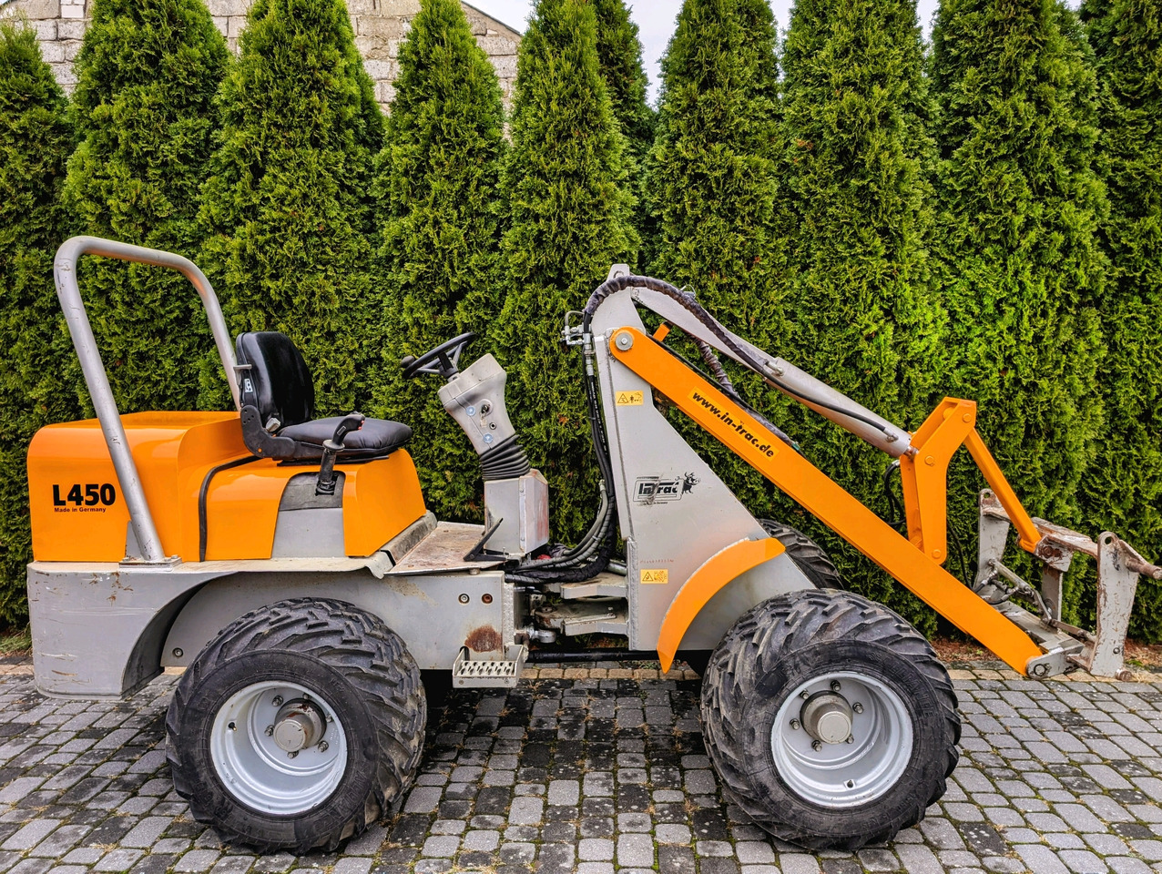 INTRAC L450 - Земјоделска машина: слика 2 INTRAC L450 - Земјоделска машина: слика 2