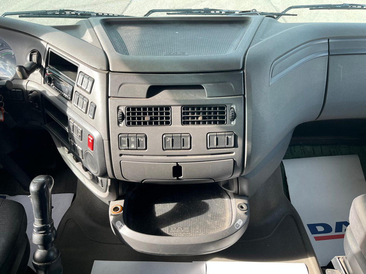 Камион влекач DAF XF460FT Manual: слика 12