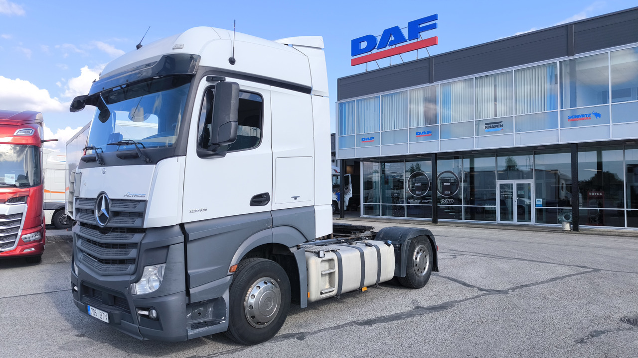 MERCEDES-BENZ Actros 1845 - Камион влекач: слика 1 MERCEDES-BENZ Actros 1845 - Камион влекач: слика 1