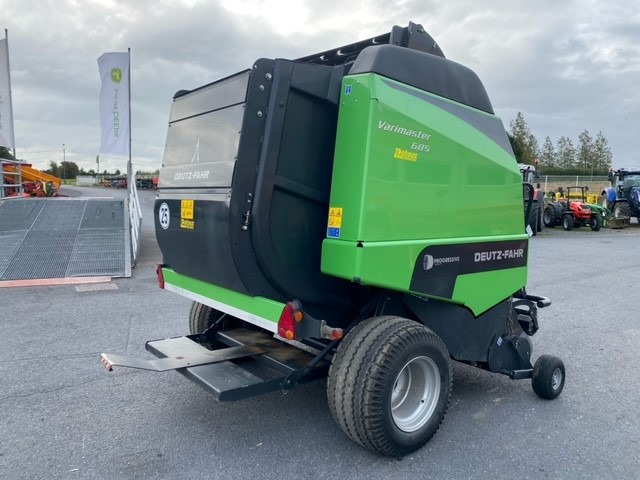 DEUTZ VARIMASTER 685 - Балирка за тркалезни бали: слика 3 DEUTZ VARIMASTER 685 - Балирка за тркалезни бали: слика 3
