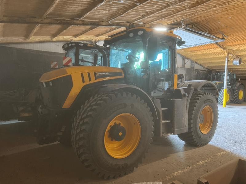 JCB FASTRAC 4220 - Трактор: слика 1 JCB FASTRAC 4220 - Трактор: слика 1